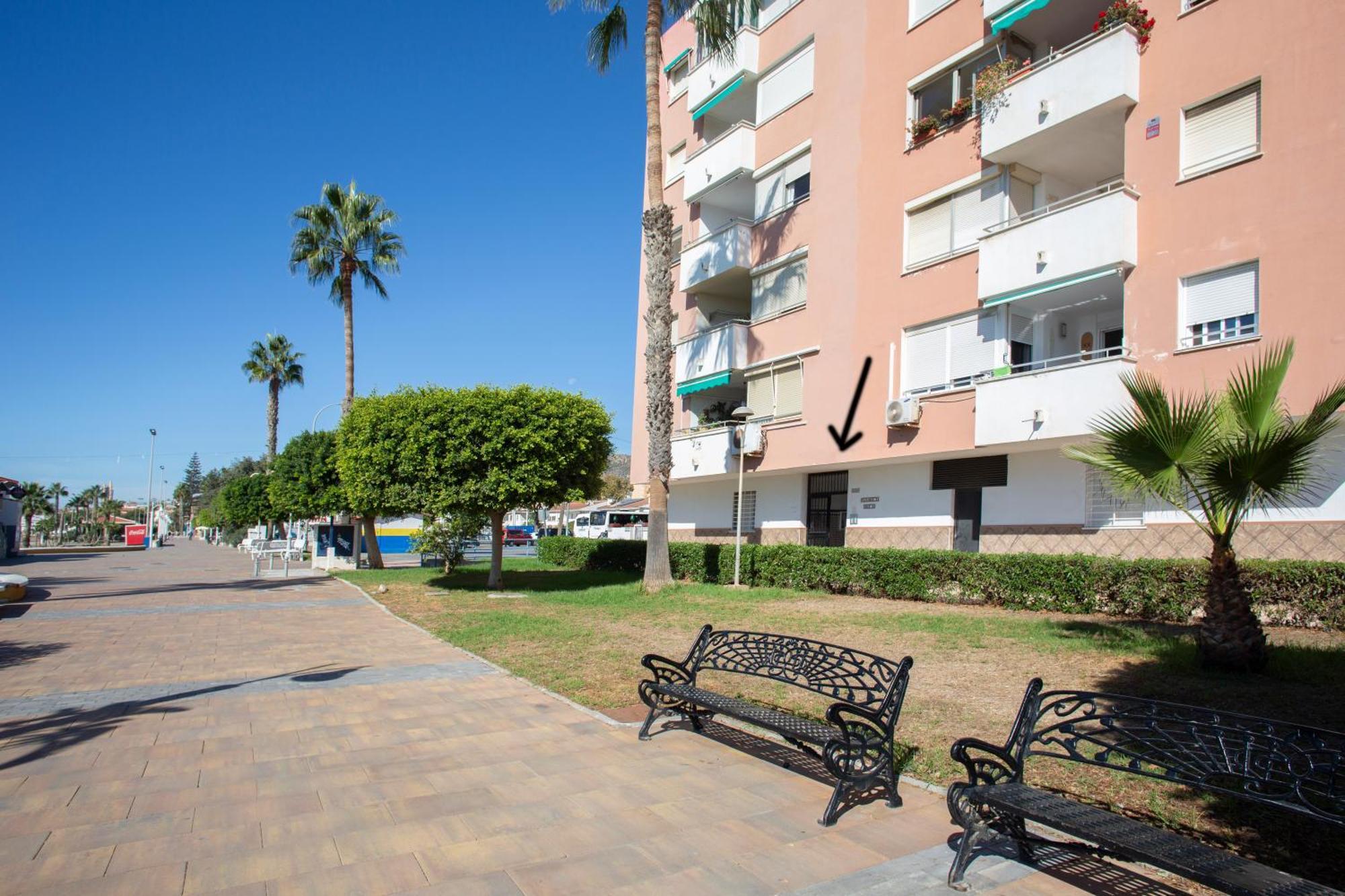 Bajo En Primera Linea - Cala Del Moral, Urbanizacion Calaflores La Cala Del Moral Экстерьер фото