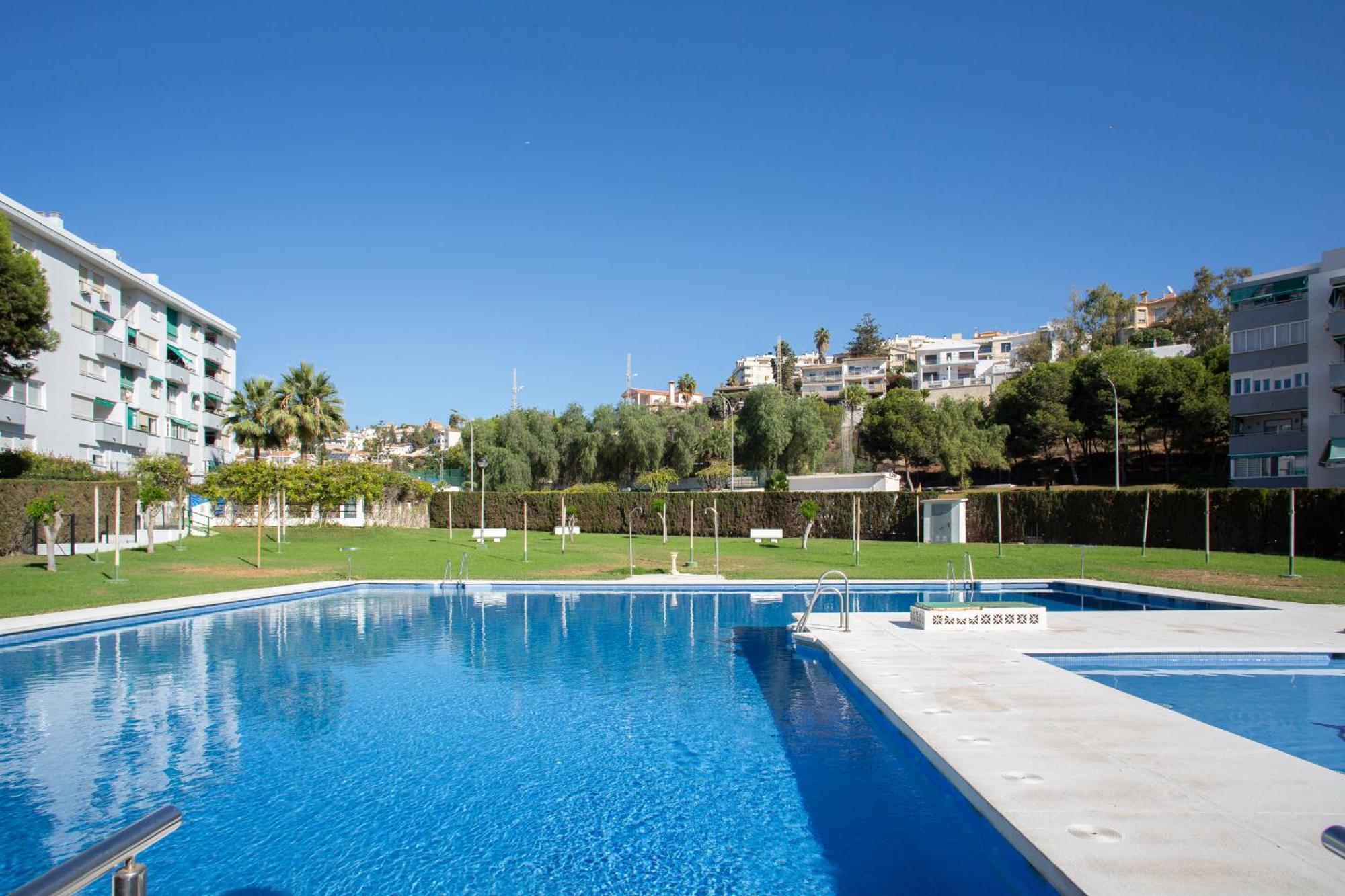 Bajo En Primera Linea - Cala Del Moral, Urbanizacion Calaflores La Cala Del Moral Экстерьер фото